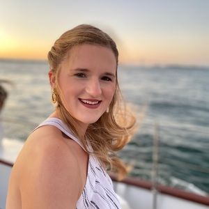 Meet your Posher, Julie